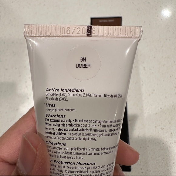 NEW 6N Umber Laura Mercier Tinted Moisturizer Natural Dewy SPF 30 45mL/1.5fl oz - Picture 6 of 8